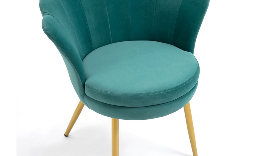 Image 7: Fauteuil "Maddina" effet velours en forme de coquille