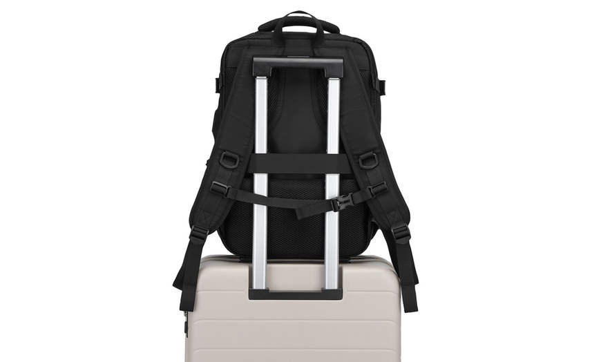 Image 17: Rucksack mit USB-Ladeport und Hüfttasche