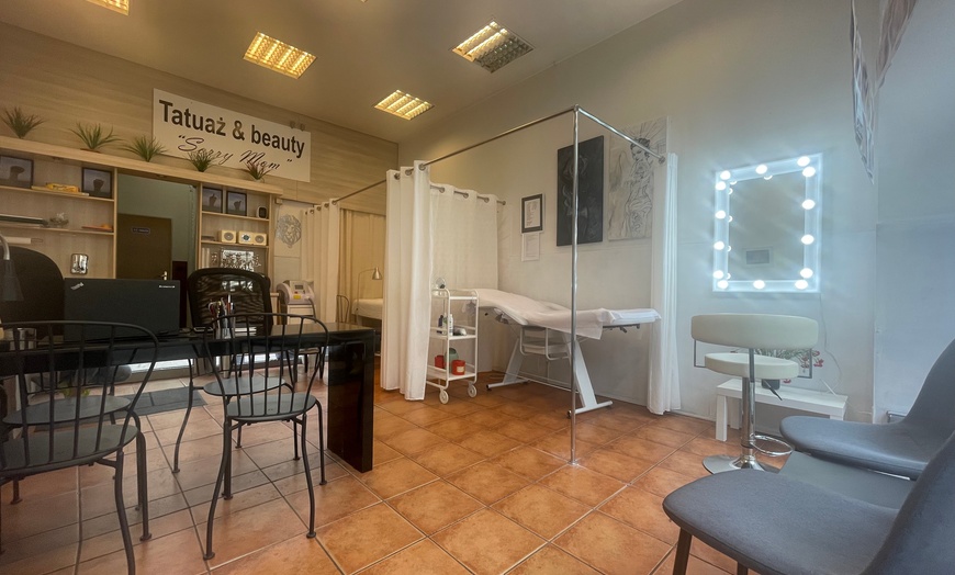 Image 8: Klasyczna lub hybrydowa stylizacja paznokci w wersji spa