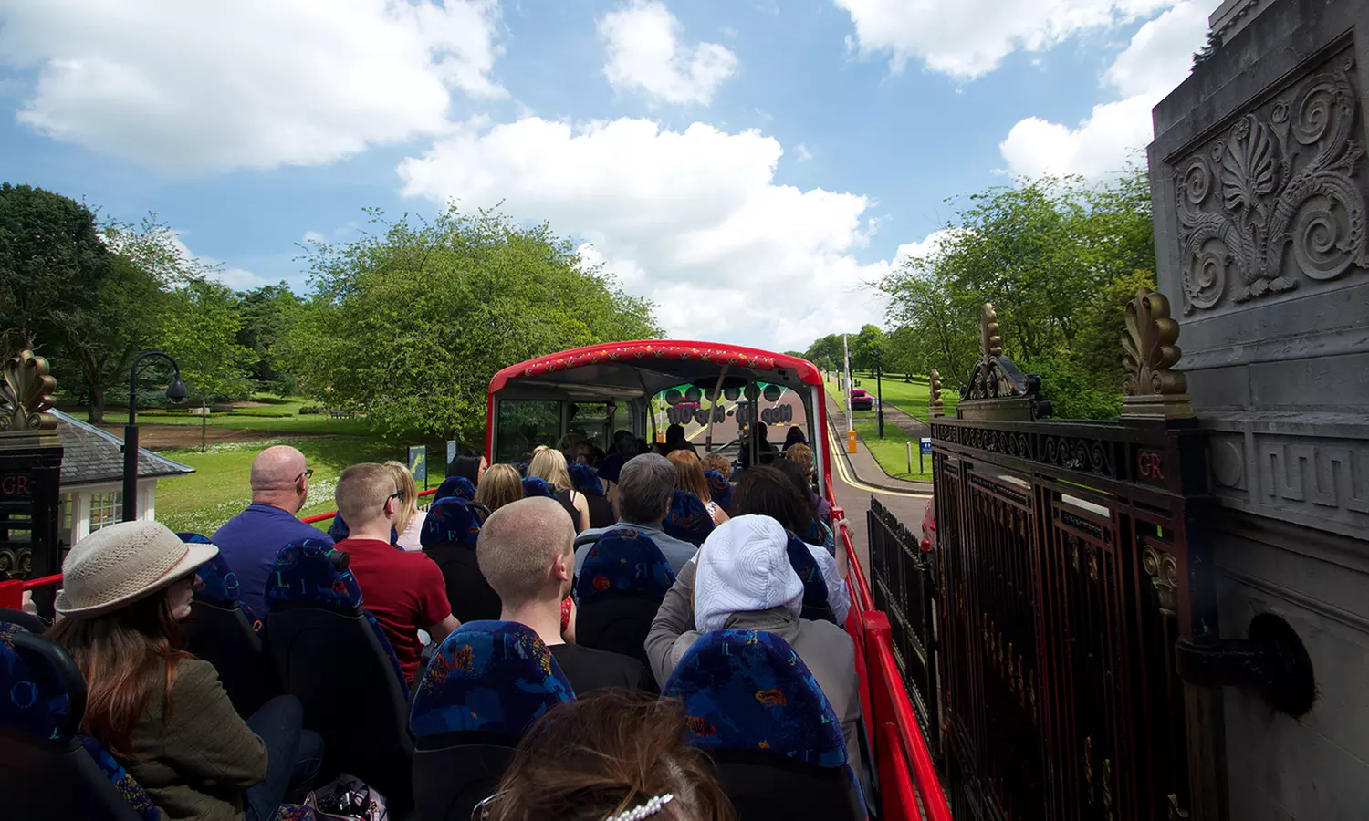 Hop On Hop Off Tour - Belfast at City Sightseeing