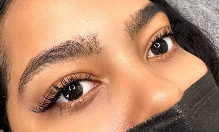Image 8: Lash Perfection: Classic, Hybrid or Volume Full Set Eyelash Extensions