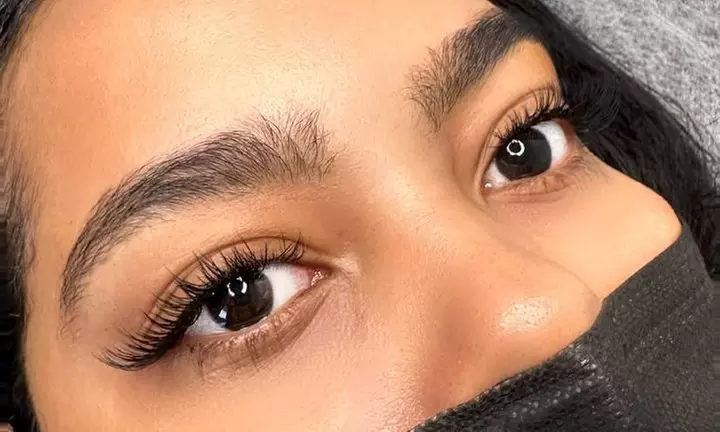 Lash Perfection: Classic, Hybrid or Volume Full Set Eyelash Extensions