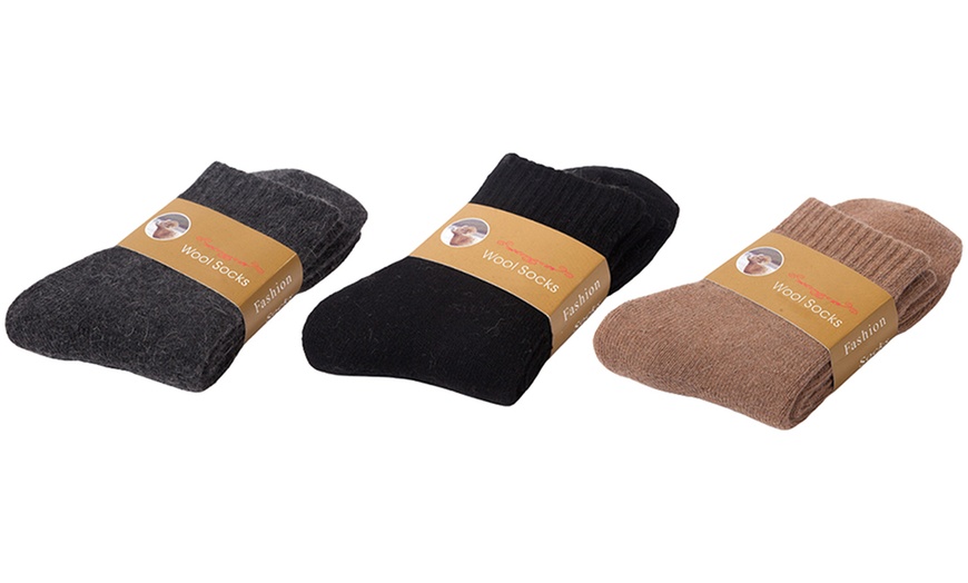 Image 12: Three or Five Pairs of Men's Wool Thermal Socks