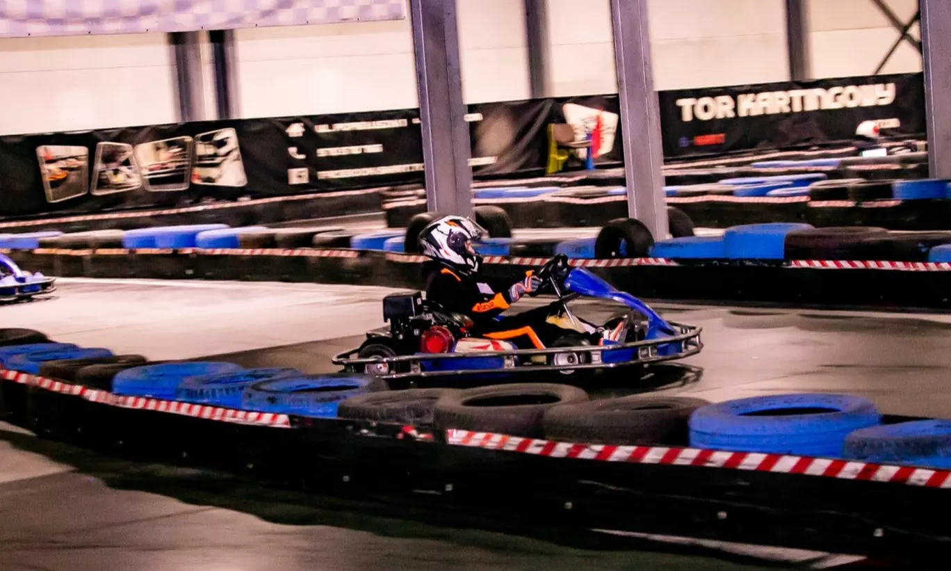 Poczuj adrenalinę na torze! Przejazd wybranym gokartem w S-Kart