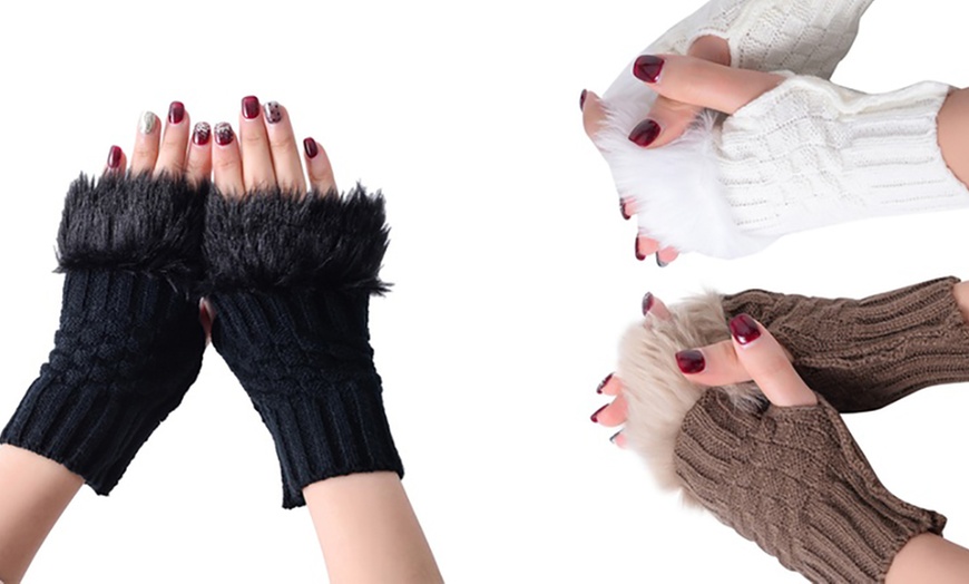 Image 12: Women's Furry Fingerless Gloves