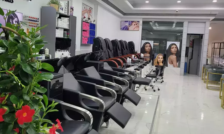 Renueva tu look en Hermosa Peluquería y Estética