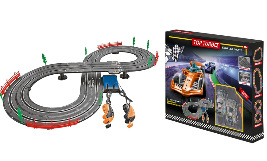 Image 1: Circuit de course d'une longueur de 2,80 m