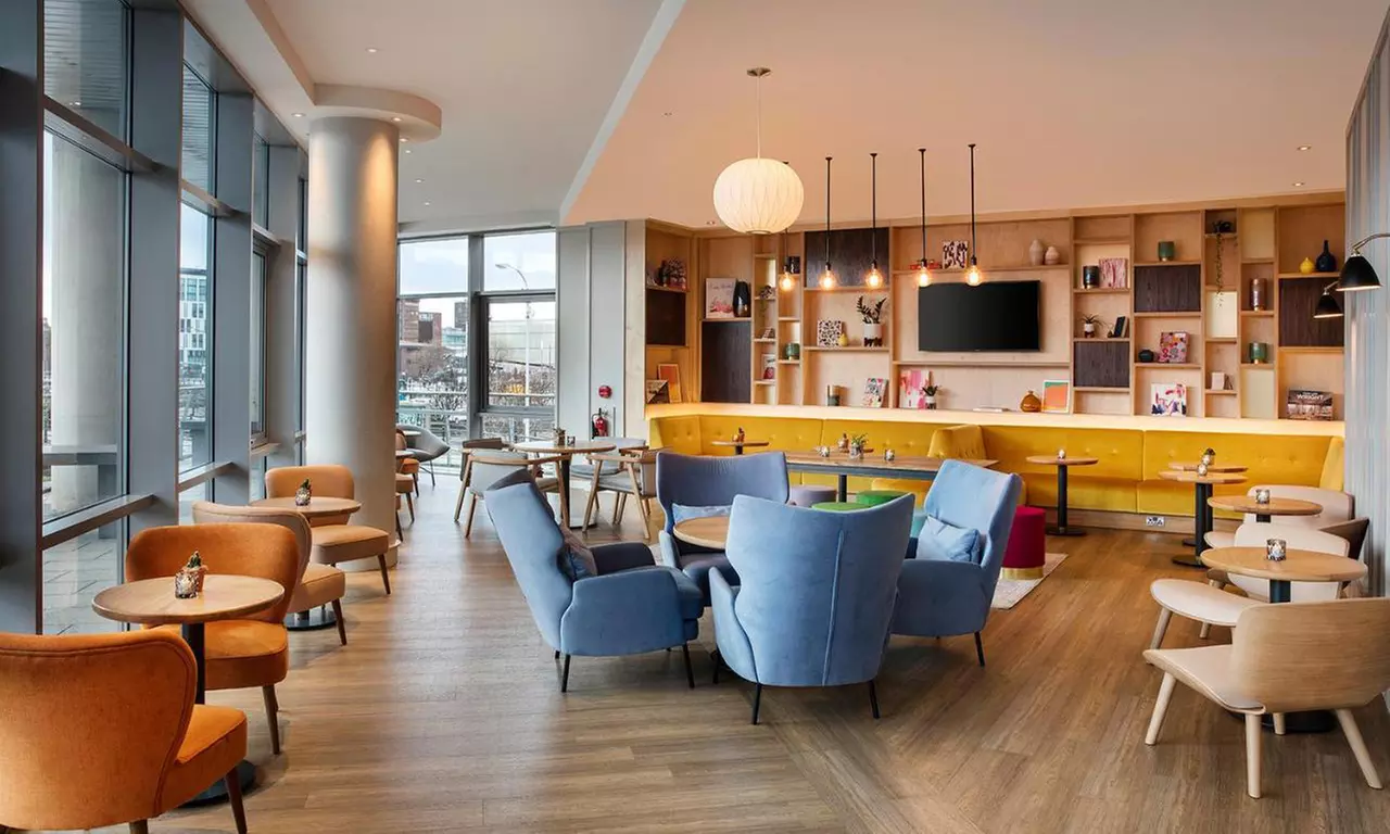 Liverpool: Double Room with Full English Breakfast