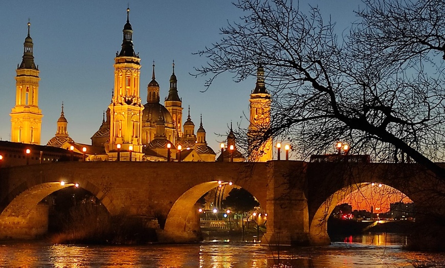 Image 1: Ruta nocturna "Historias y leyendas de Zaragoza" con Gozarte