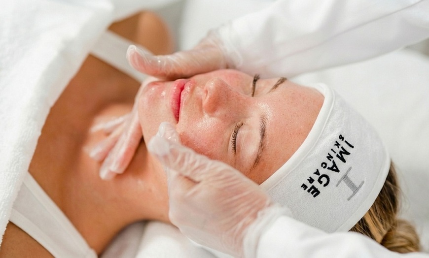 Image 2: 60-Minute Deep Tissue Massage, Pedicure & Facial with Facial Massage