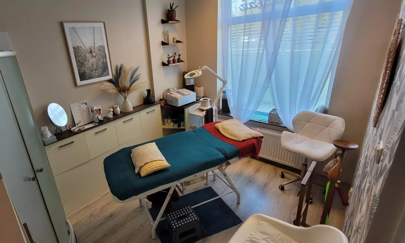 Doświadcz pełni odprężenia z masażem firmowym "Dobra chwila"