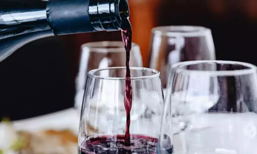 Embarquez avec Bateau le Théo : Dîner Croisière Trattoria sur la Seine