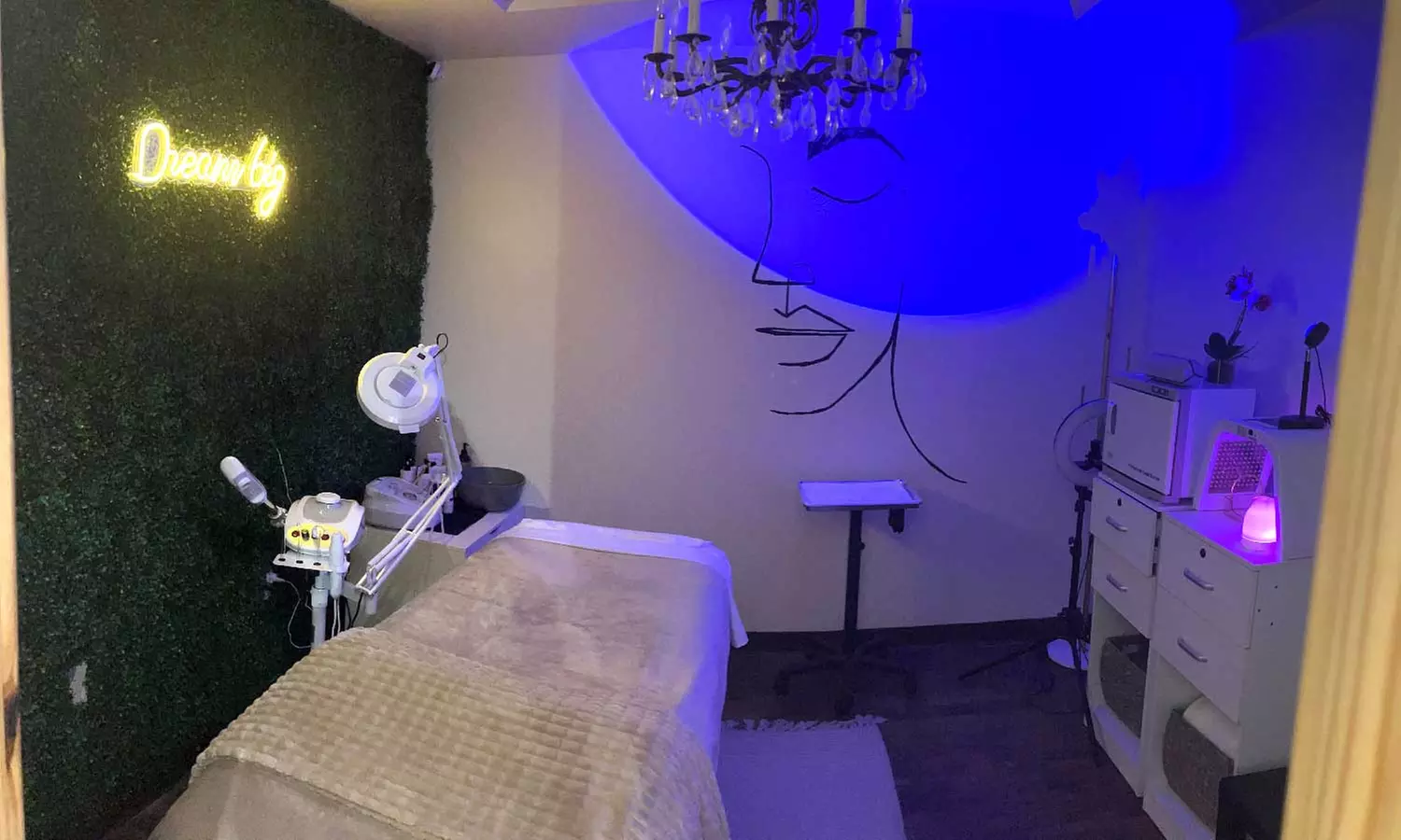 Refresh Your Skin with Radiant Glow Renewal: Dermaplane & Deep Cleanse