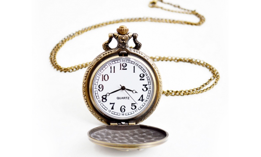 Image 8: Clamshell Unisex Pocket Watch