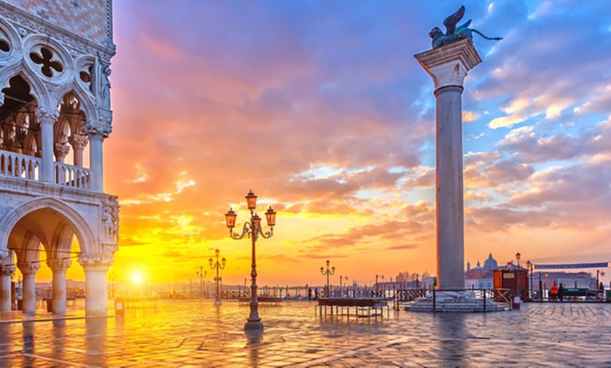 Image 1: Venezia 4*: camera doppia con colazione e ingresso a Palazzo Ducale