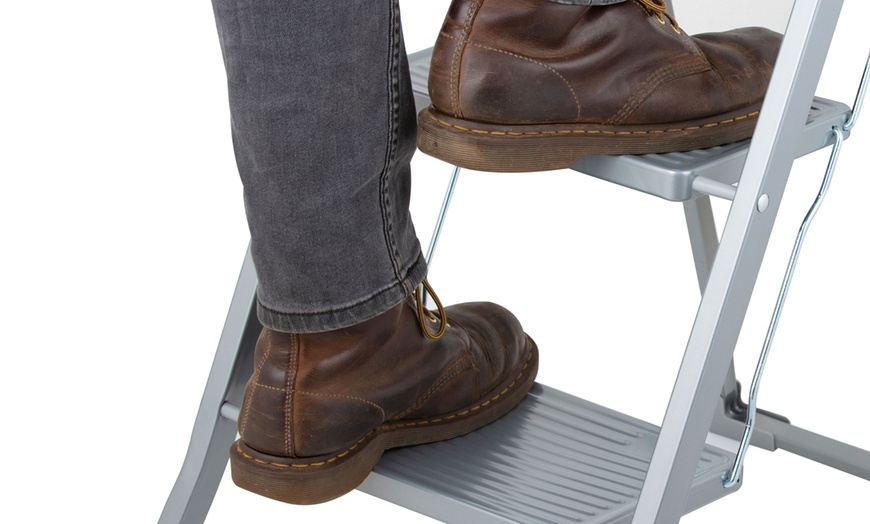 Image 6: Three Tread Steel Step Ladder