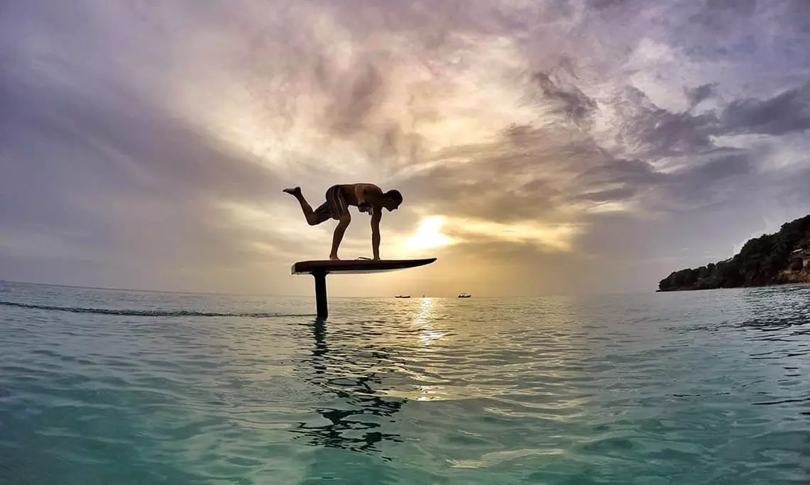 60- or 120-Minutes eFoil Session for One Person with Board Rental