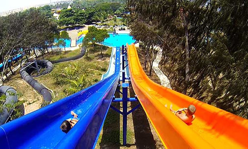 Image 2: One-Day Aqua Park Access