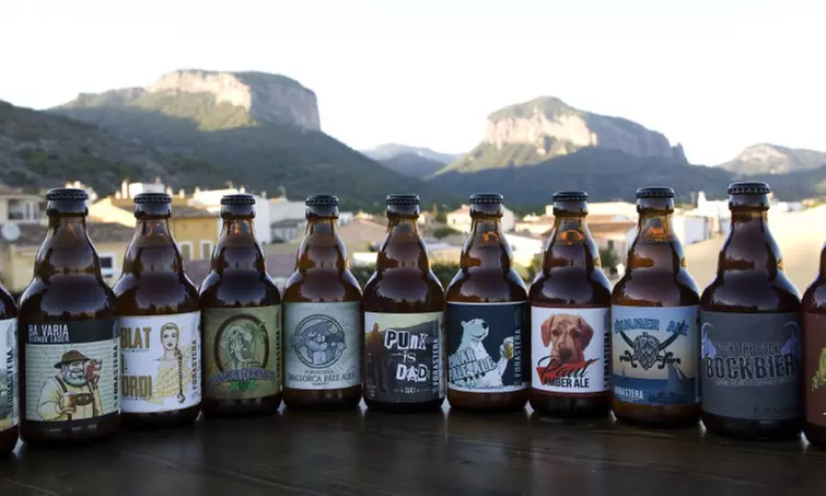 Cata de 5 cervezas con picada para 2, 4 u 8 personas