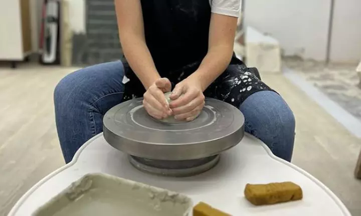 Hasta 40% de dto. en Curso de pintura de cerámica en Tiwona Taller de Cerámica Barcelona Workshops and Coworking