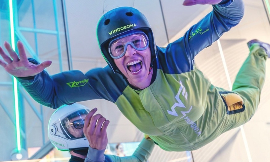 Image 12: 2 vuelos de paracaidismo indoor de 1 minuto para niño o adulto