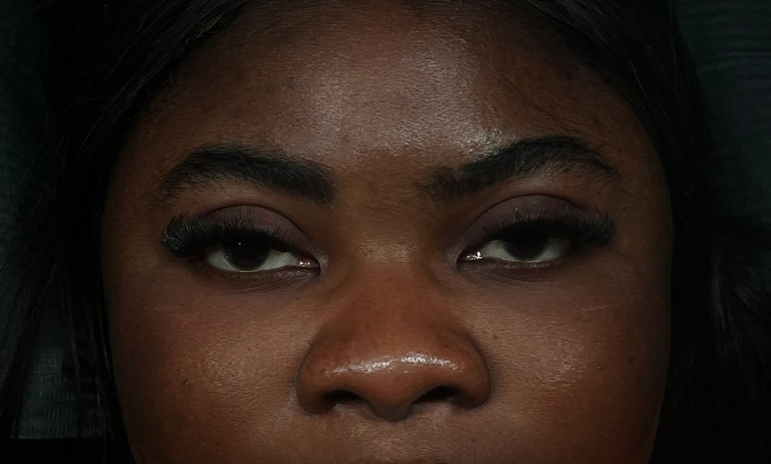 Image 3: Full Set Classic, Volume, or Mega Volume Cluster Eyelash Extensions