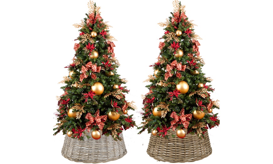 Image 1: Wicker Christmas Tree Skirt