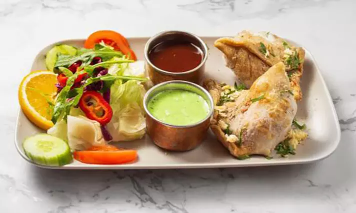 Kulinarische Reise: Genieße ein indisches 3-Gänge-Menü für 1-4 Personen (26% sparen) - Second Medium