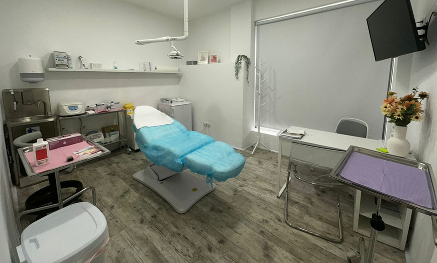 Image 6: Limpieza facial profunda, CC Glow o BB Glow con limpieza incluida 