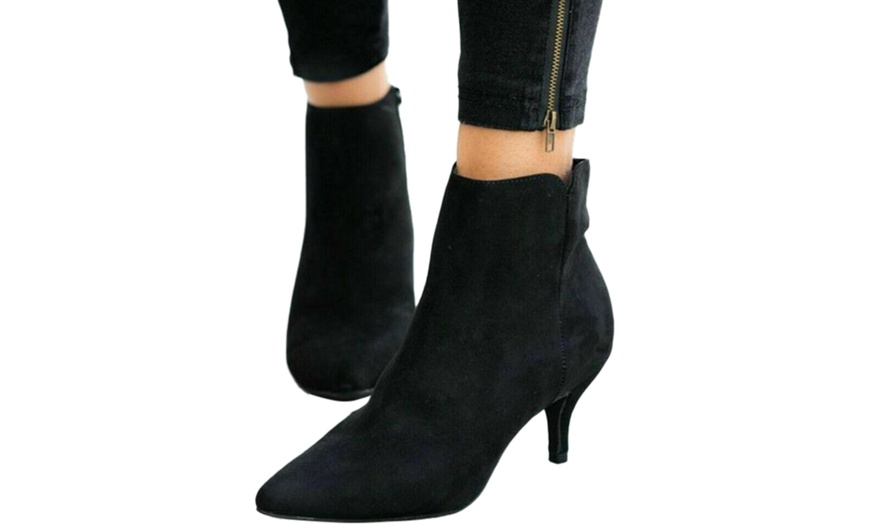 Image 3: Women's Low-Heel Pointy Boots