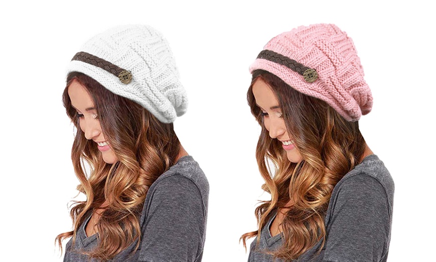 Image 12: Gorro con botones