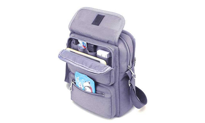 Image 3: Multi-Pocket Travel Bag