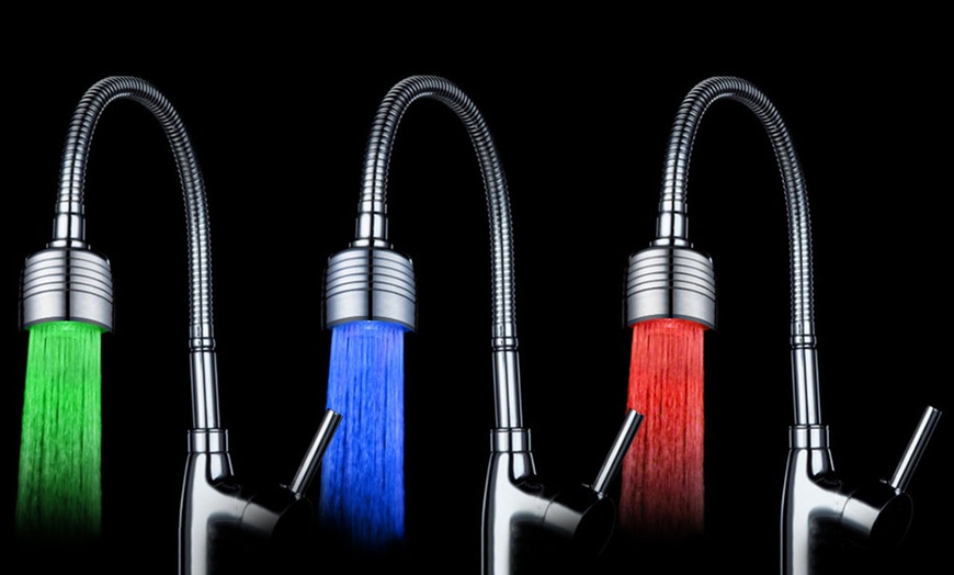 Image 2: Colour-Changing LED Tap Light