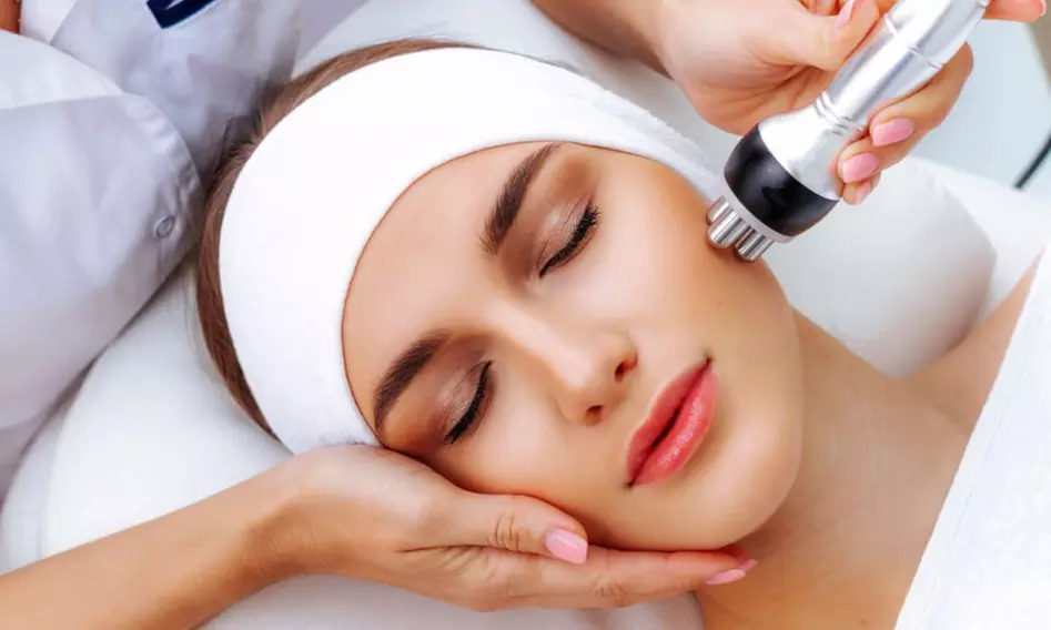 Experience a Non-Surgical Facelift with RF and Red Light Therapy