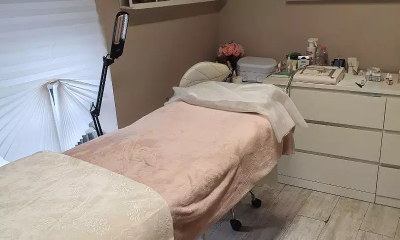 Get Semi Permanent-Eyeliner, Lip Contour With Shading, or Eyebrows