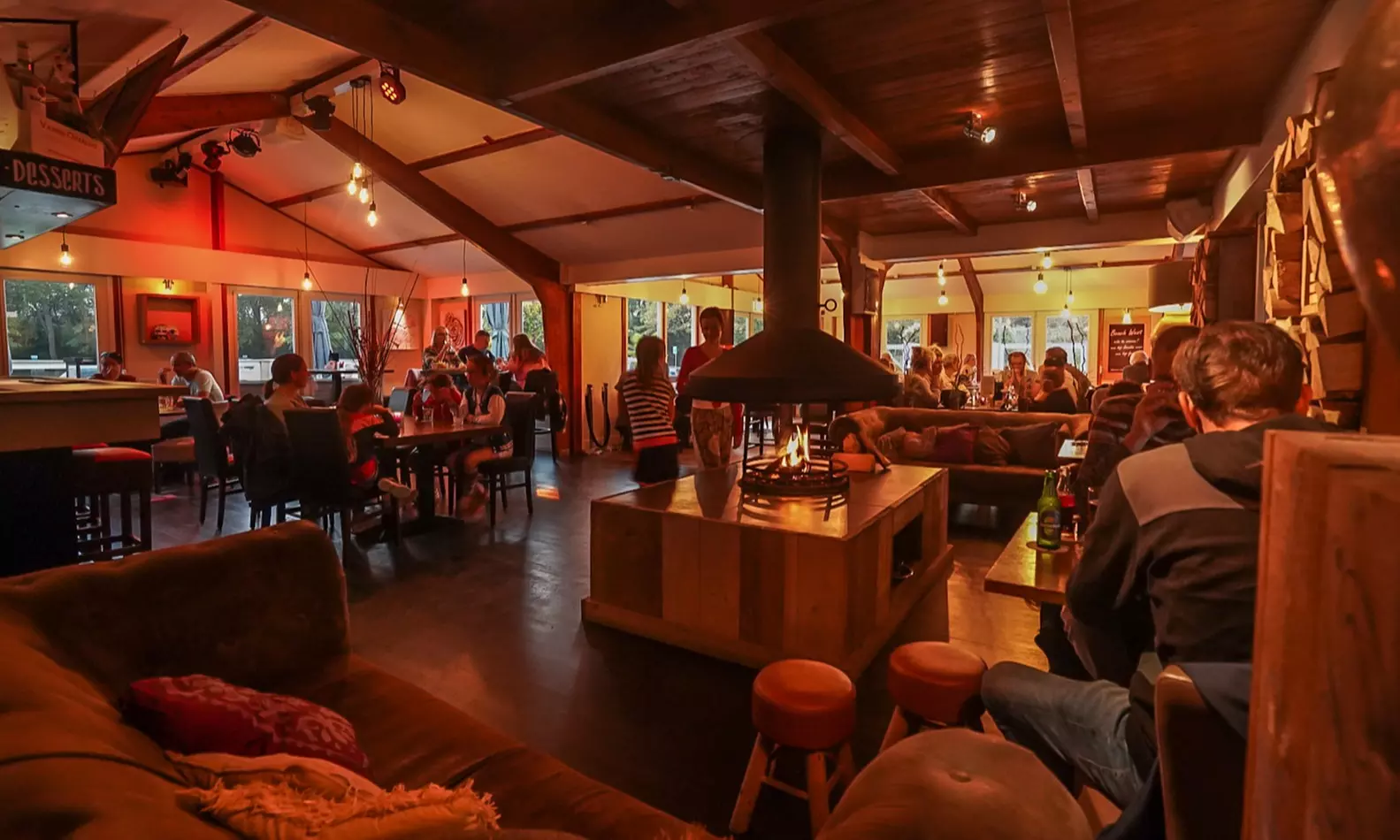 Zonnen, uitwaaien & smullen bij Beach West (tot 40% korting)!