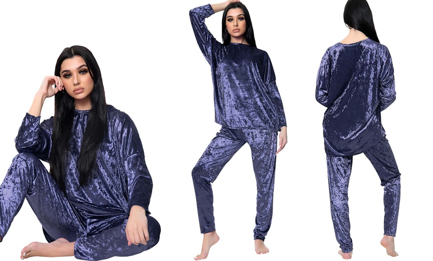 Image 8: Plain Velvet Loungewear Set