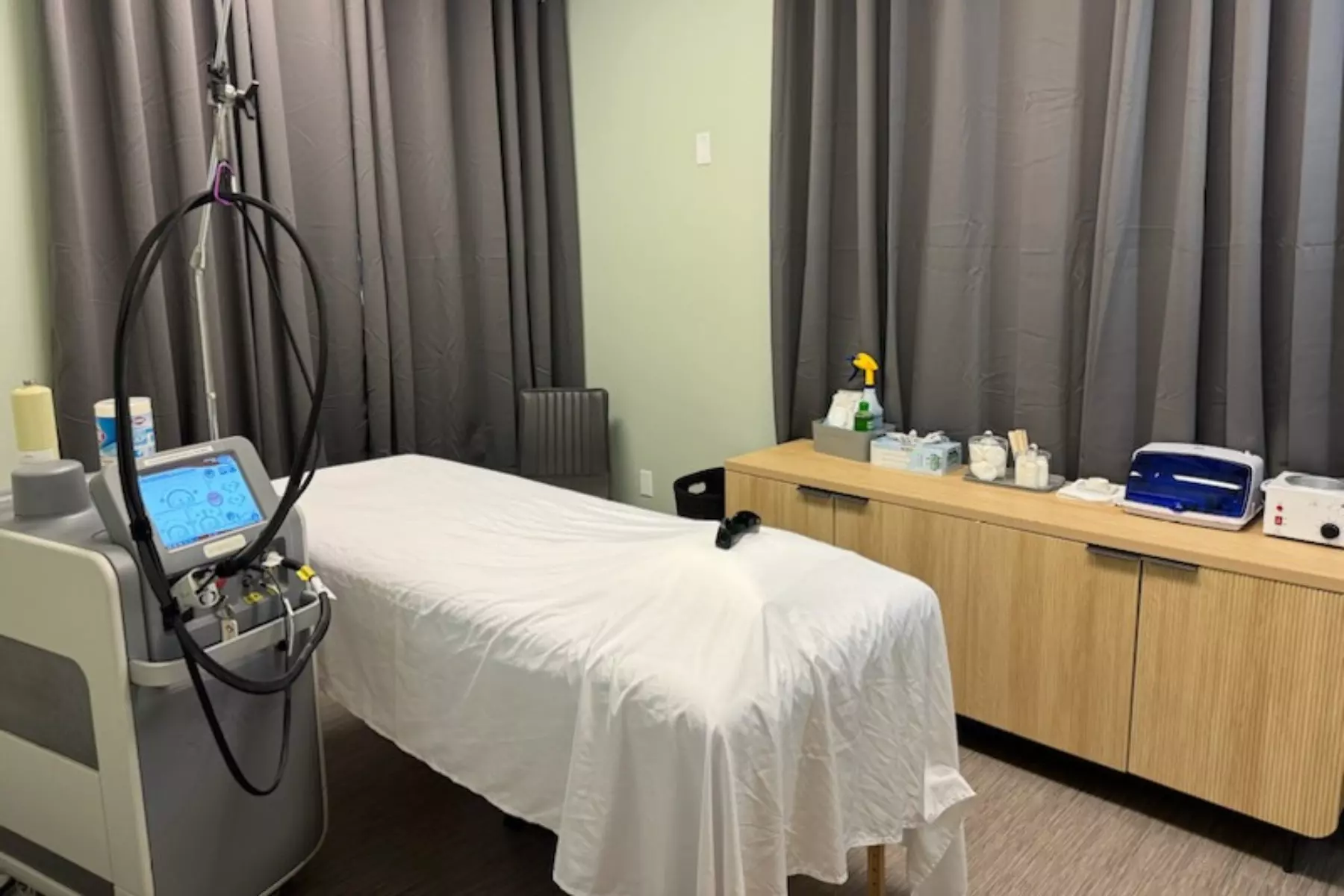 Laser Hair-Removal Sessions on a Small, Medium or Large Area.