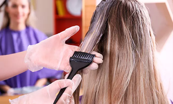 Hasta 41% de dto. en Peluquería - Corte de pelo en Instintes Peluqueria