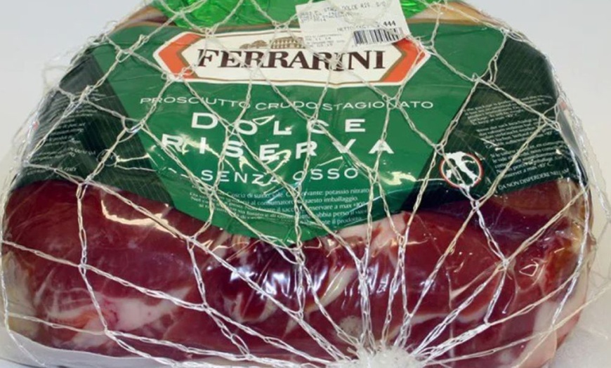 Image 3: Prosciutto crudo disossato Ferrarini Riserva 