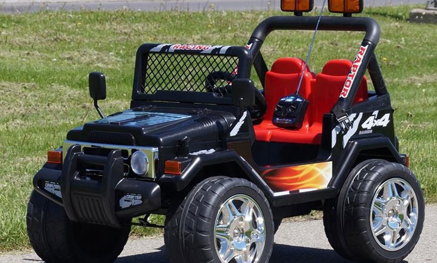 Image 2: Two-Seater 4x4 Truck Jeep