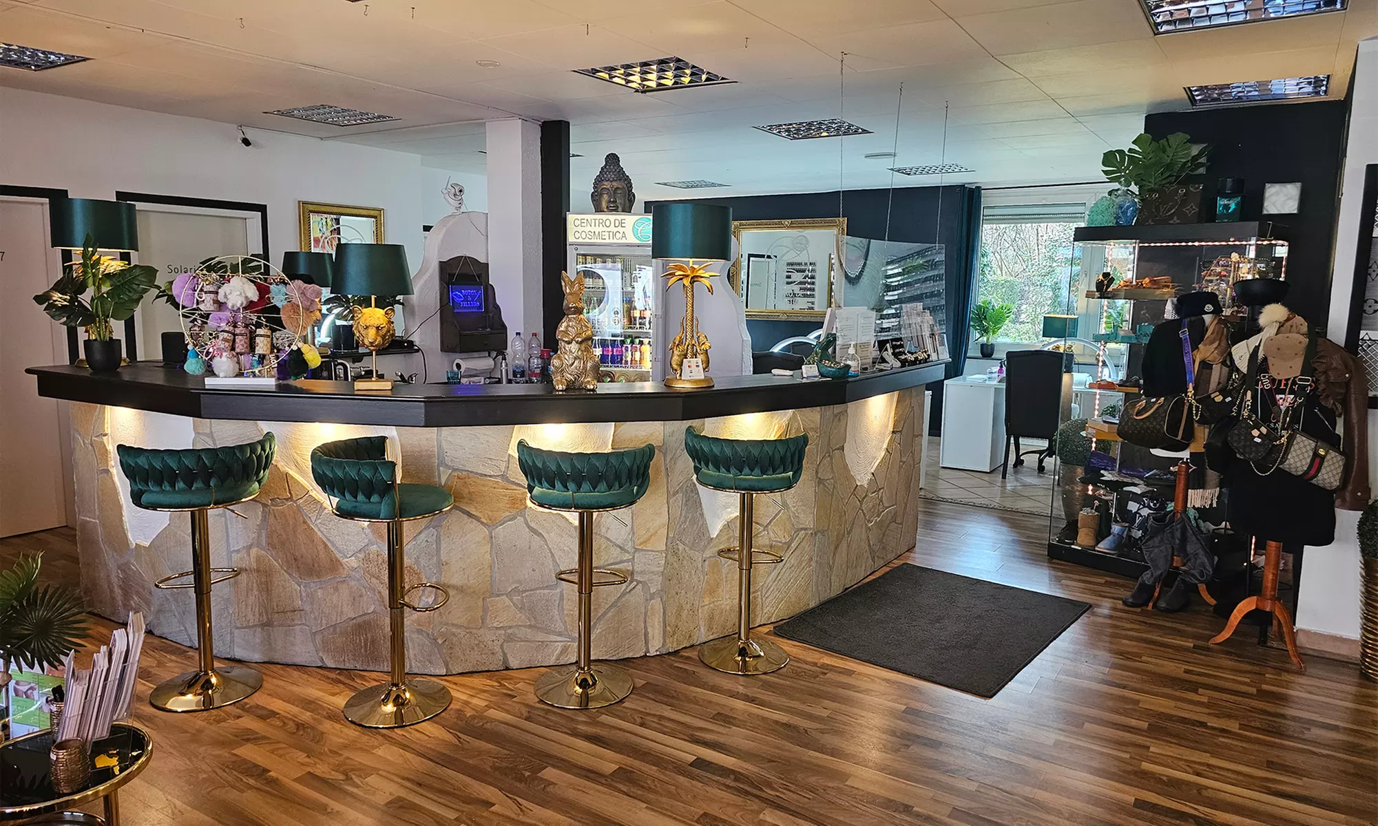 Verwöhne dich mit einer 60-minütigen Aloe Vera Gesichtspflege