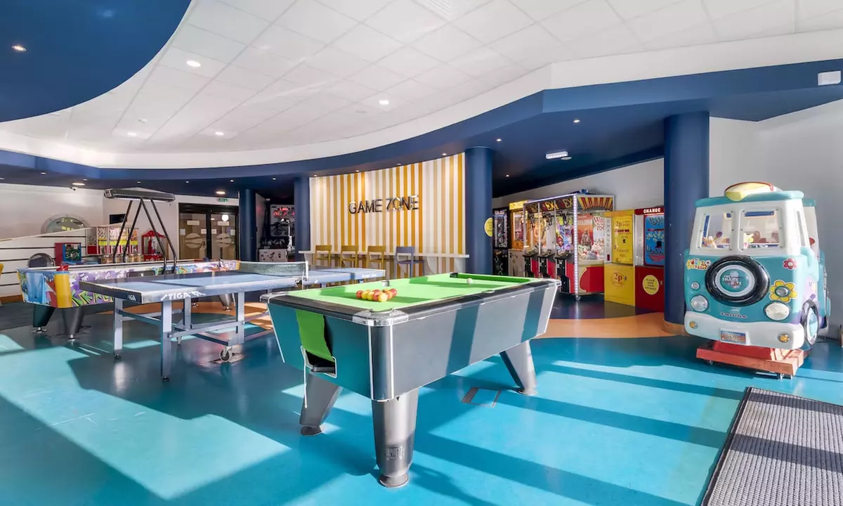 Relaxing Lakeside Lodges in Lancashire: Stay for up to 6 by the Lake