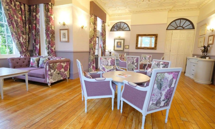 Image 9: Cheshire: 4* Deluxe Double Room Stay with Breakfast