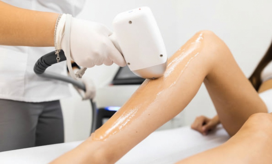 Image 9: 1, 3 o 6 sesiones de depilación láser en zona a elegir
