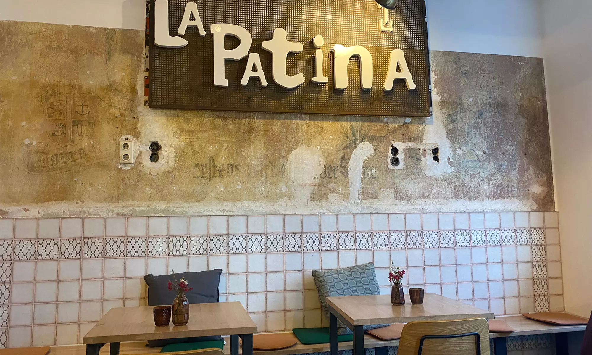 Focaccia oder Pasta nach Wahl inkl. Hauslimo oder Fassbier