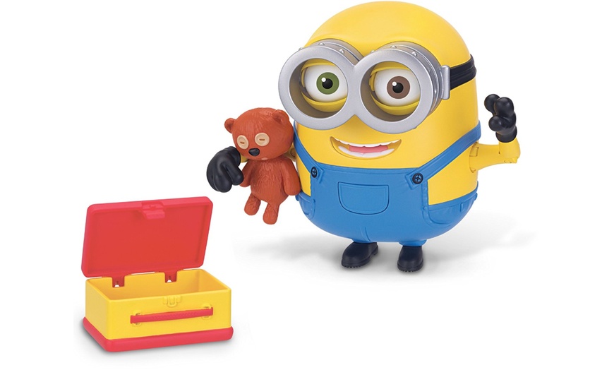 Image 6: Minions Action Figures