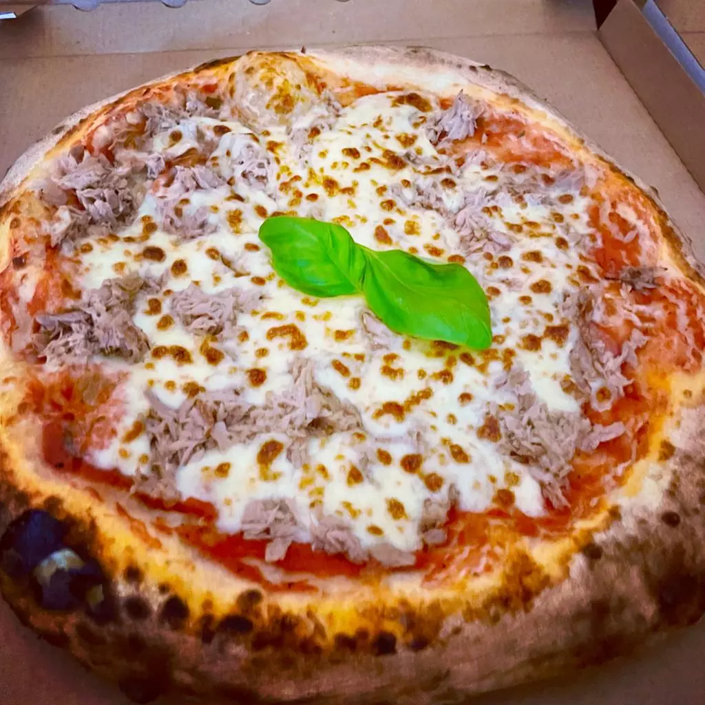 Italienisches Menü inkl. Pizza, Dessert und Cola nach Wahl für 1-4 Personen (bis zu 60% sparen) - Primary Image