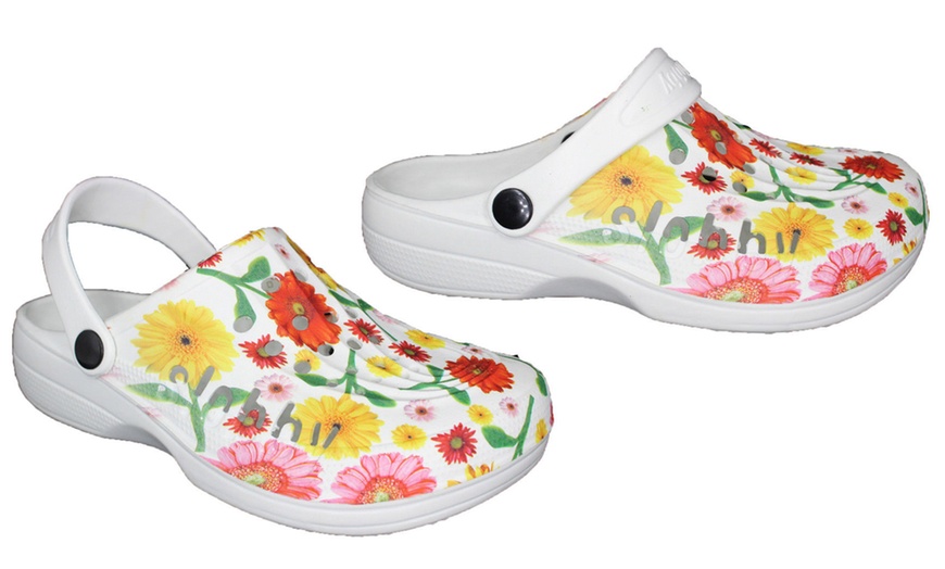 Image 13: Women's Floral Printed Clogs