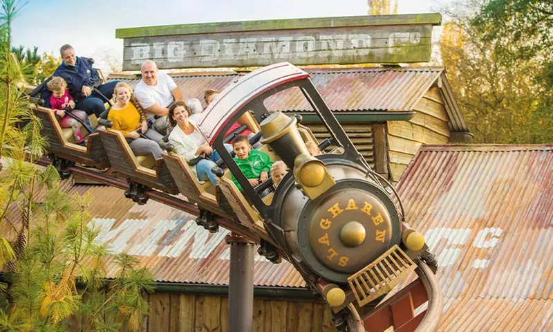 Spätsommer-Auszeit: Übernachten im Wigwam, Cottage oder Lodge im Freizeitpark Slagharen – Verfügbarkeit im September! - Primary Image